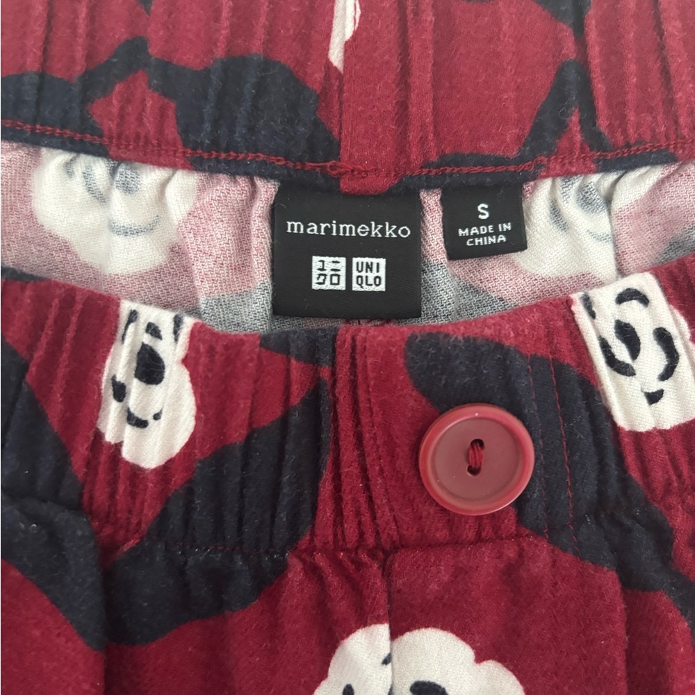 Uniqlo x Marimekko Lounge Flannel Pajama Set Womens Size S  Red Black Floral - Picture 4 of 5